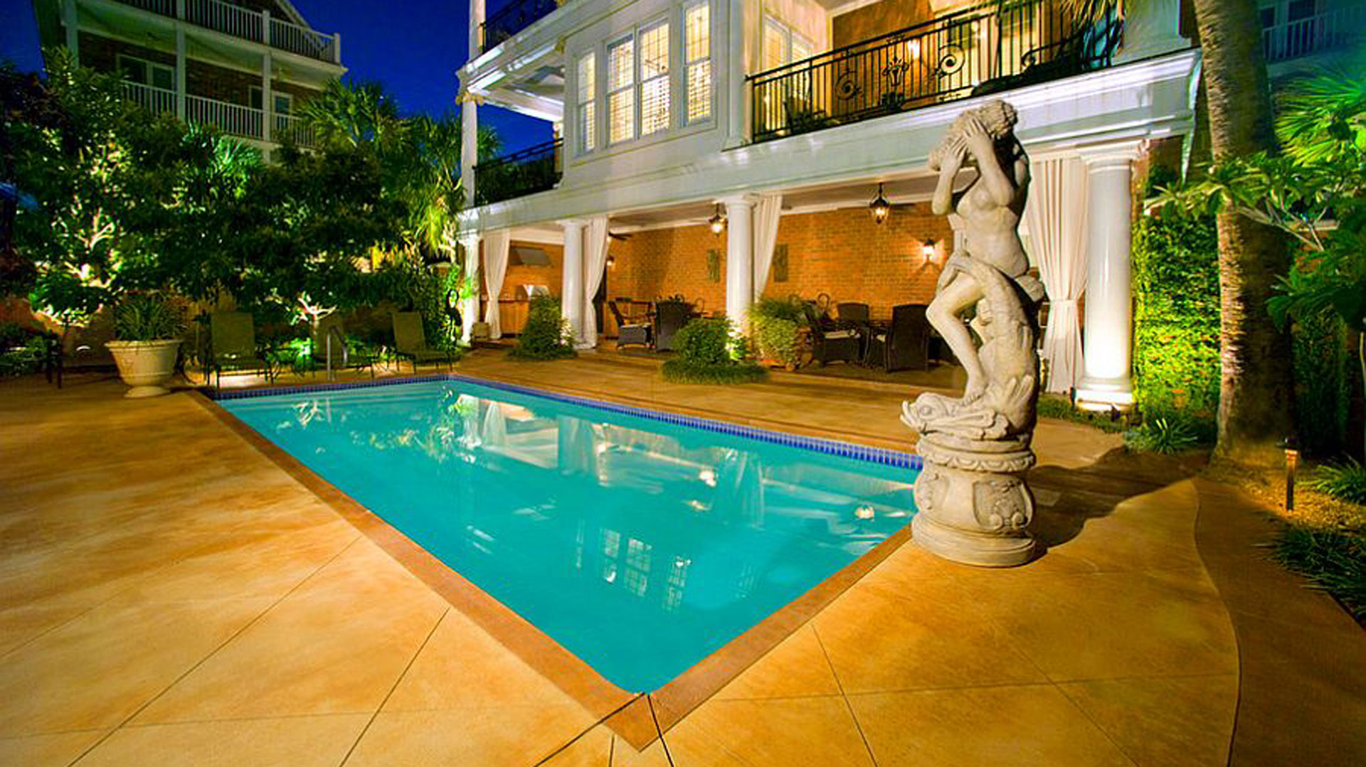 Alaglas Pools' Caribbean model in white