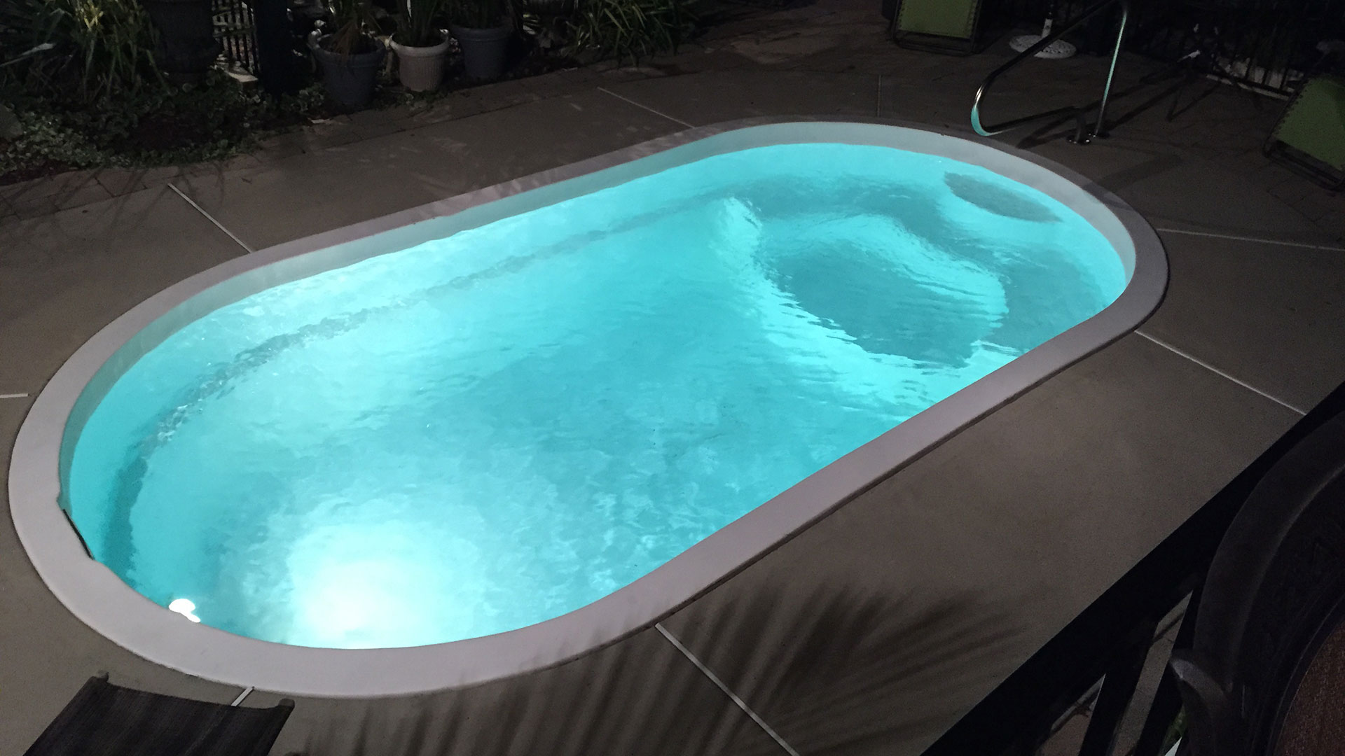 Alaglas Pools Fiberglass Challenger pool in white